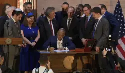 Mayor Adams signs executive order adopting antisemitism definition, urges Council to make it law